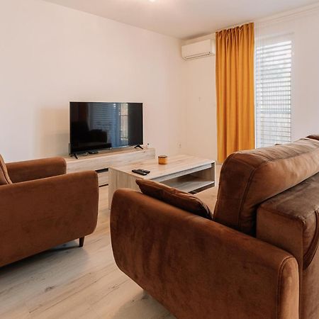 Sunrise Apartments Senec Exterior photo