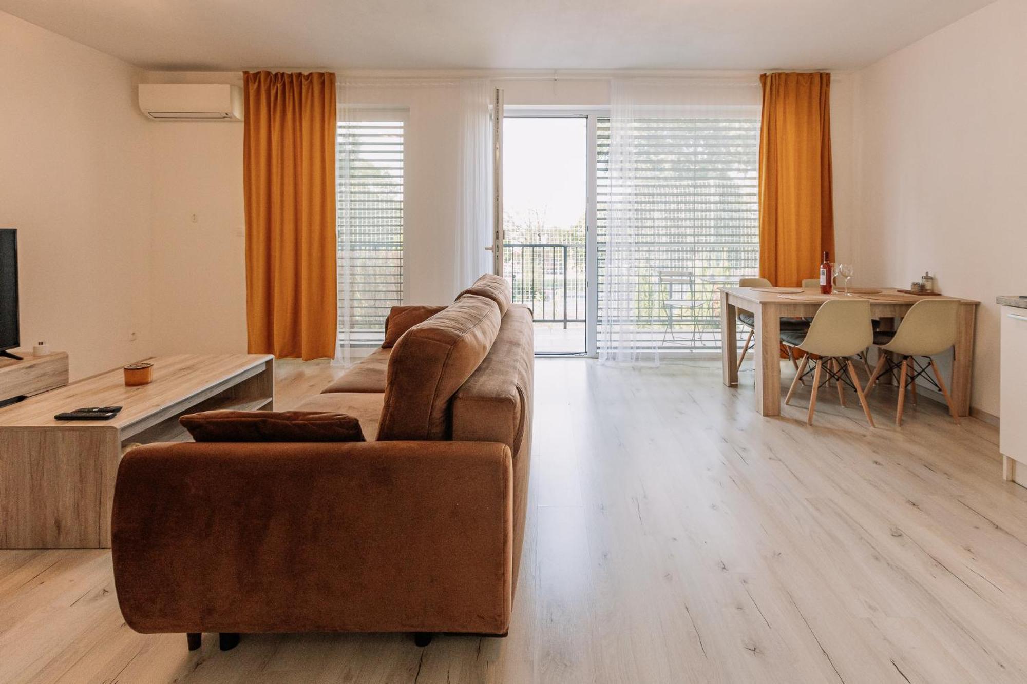 Sunrise Apartments Senec Exterior photo
